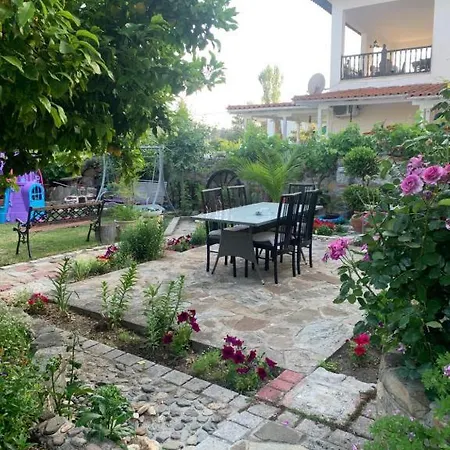 Petrino House With Garden Lejlighed Paradisos